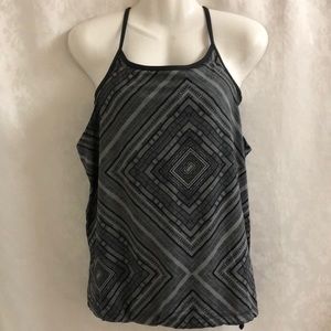 NWT fabletics Norwalk tank sz 6 Black & Gr…